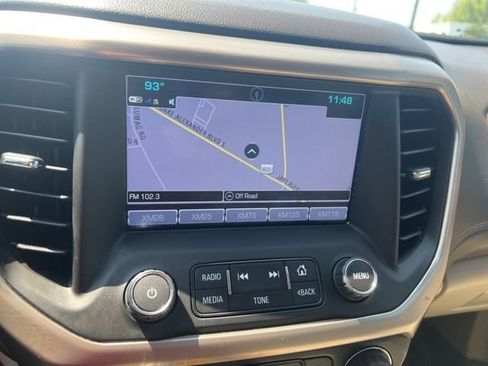 Used 2018 GMC Acadia Denali w/ Technology Package FWD image 9