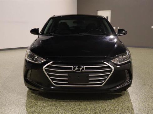 Used 2017 Hyundai Elantra SE w/ SE A/T Tech Package 03 FWD image 2
