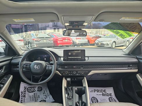 Used 2023 Honda Accord EX image 16