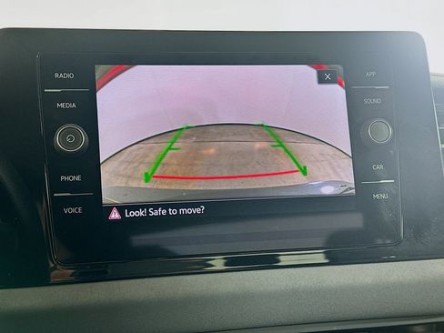 Used 2025 Volkswagen Jetta SE image 22