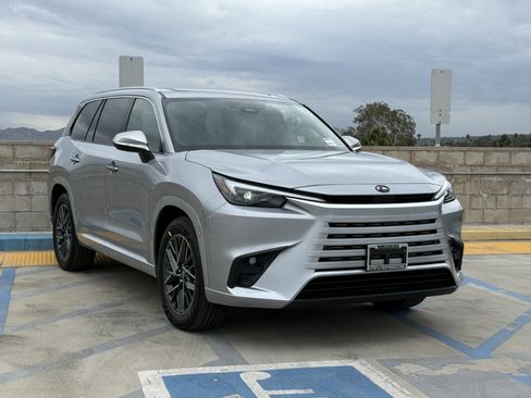 New 2026 Lexus TX 350 FWD image 2