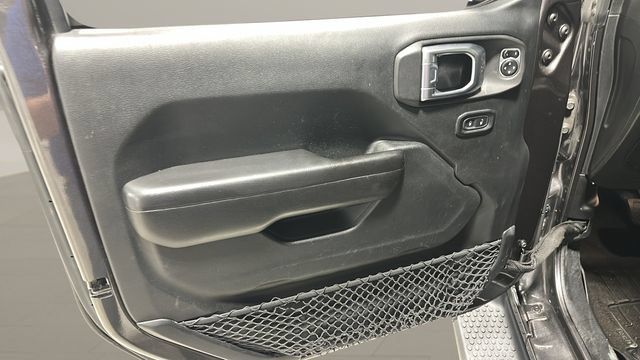 Used 2018 Jeep Wrangler Unlimited Rubicon w/ Steel Bumper Group AWD/4WD image 9