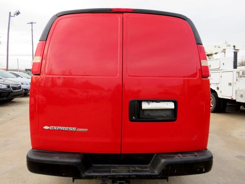 Used 2009 Chevrolet Express 2500 image 5