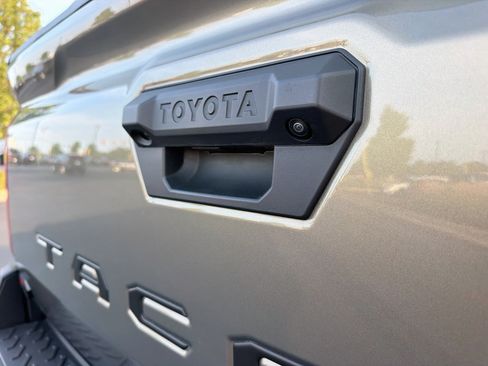 Certified 2025 Toyota Tacoma 4x4 Double Cab Hybrid image 8