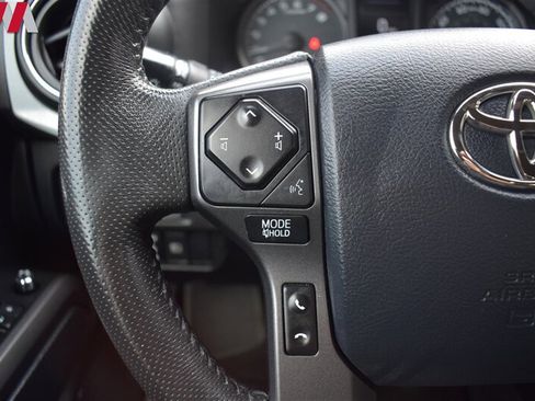 Used 2018 Toyota Tacoma TRD Off-Road AWD/4WD image 16