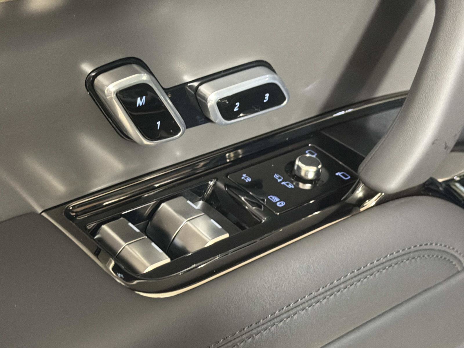 New 2027 Land Rover Range Rover Sport Dynamic SE AWD/4WD image 16