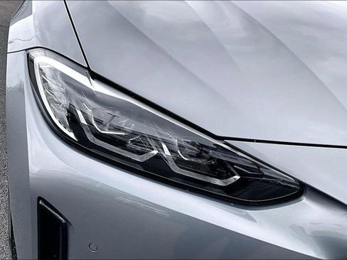 Used 2024 BMW i4 eDrive35 w/ Premium Package RWD image 31