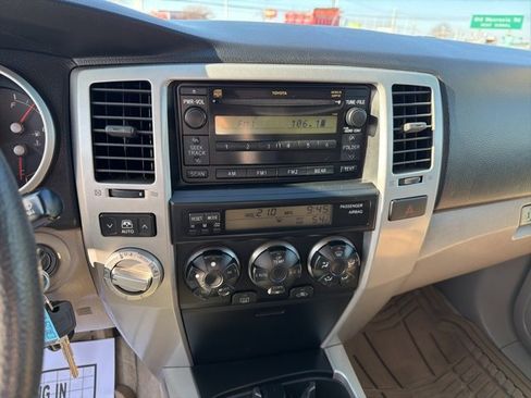 Used 2006 Toyota 4Runner SR5 image 16