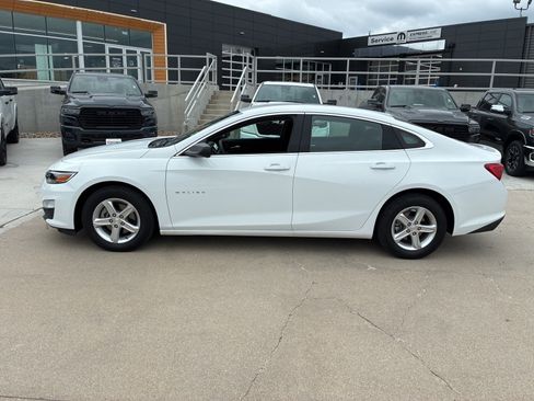 Used 2023 Chevrolet Malibu LS image 2