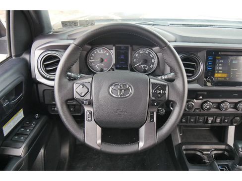 Used 2019 Toyota Tacoma TRD Off-Road w/ Technology Package image 20