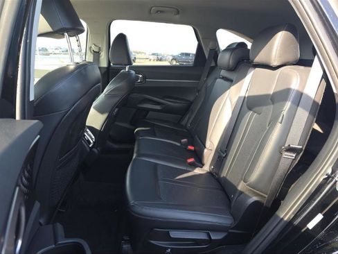 Used 2024 Kia Sorento S image 7