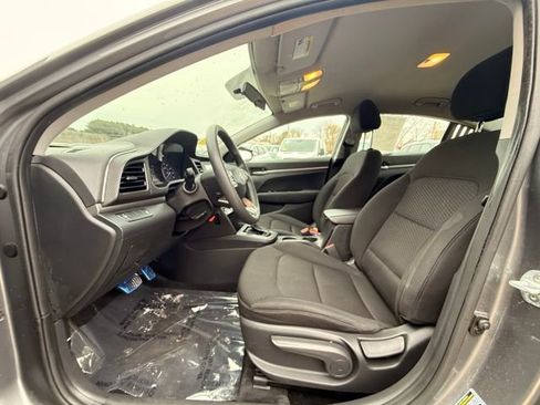 Used 2019 Hyundai Elantra SE w/ Cargo Package image 23