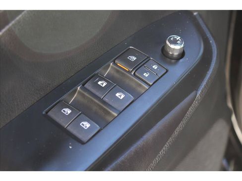 Used 2017 Toyota Highlander SE image 15