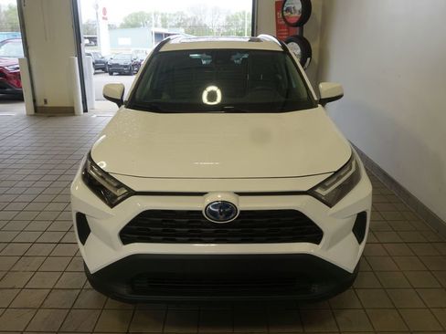 Used 2022 Toyota RAV4 XLE w/ Convenience Package AWD/4WD image 12
