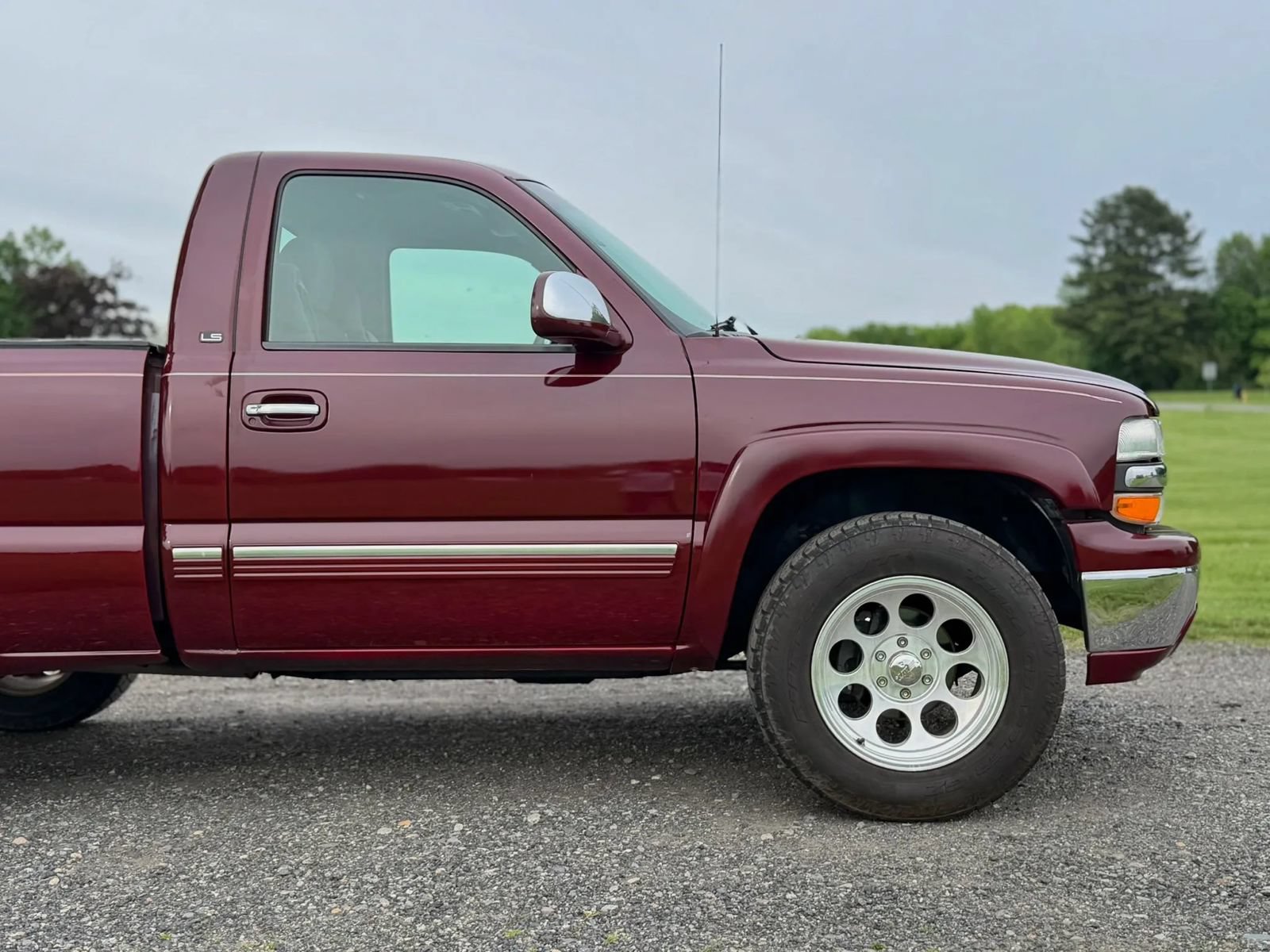 Used 2001 Chevrolet Silverado 1500 LS w/ Off-Road Chassis Pkg AWD/4WD image 23