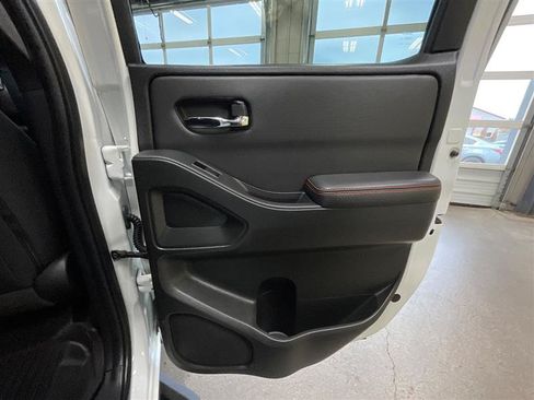 Used 2022 Nissan Frontier Pro-X RWD image 28