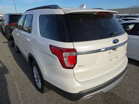 Used 2017 Ford Explorer XLT w/ Equipment Group 202A FWD image 2