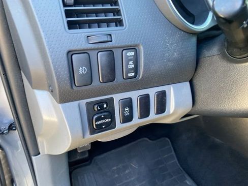 Used 2015 Toyota Tacoma PreRunner image 22