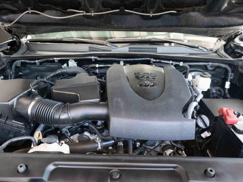 Used 2023 Toyota Tacoma TRD Sport w/ TRD Premium Sport Package AWD/4WD image 30