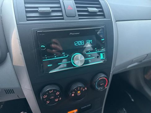 Used 2010 Toyota Corolla image 23