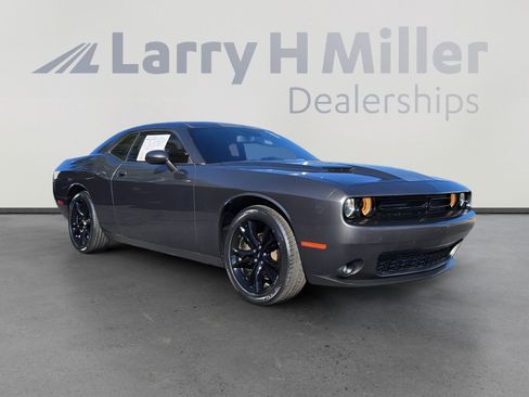 Used 2018 Dodge Challenger SXT w/ Blacktop Package image 7