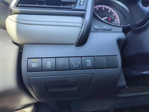 Used 2023 Toyota Camry SE FWD image 23