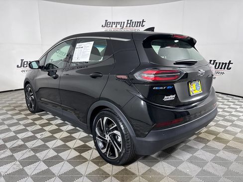 Used 2022 Chevrolet Bolt LT w/ Infotainment Package FWD image 6