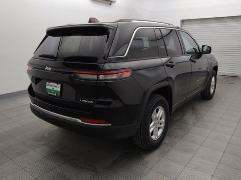Used 2024 Jeep Grand Cherokee Laredo RWD image 9