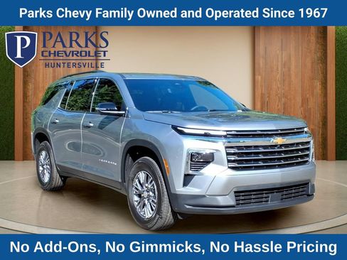 New 2026 Chevrolet Traverse LT w/ Driver Confidence Package FWD image 1