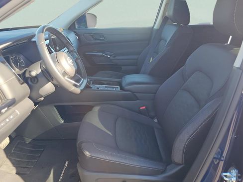 Used 2025 Nissan Pathfinder SV FWD image 9