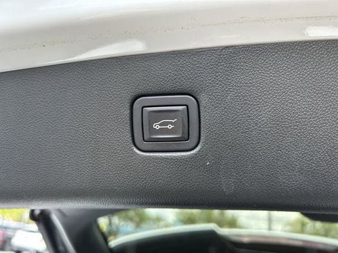 Used 2019 Chevrolet Blazer RS image 16