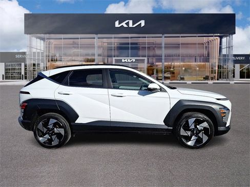 Used 2024 Hyundai Kona Limited image 7