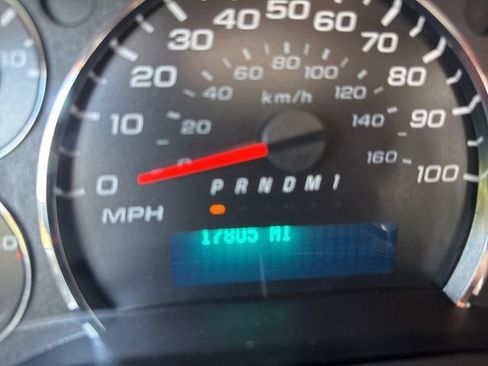 Used 2024 Chevrolet Express 2500 w/ Driver Convenience Package RWD image 11