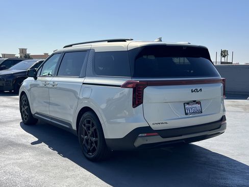 Certified 2026 Kia Carnival SX Prestige image 4