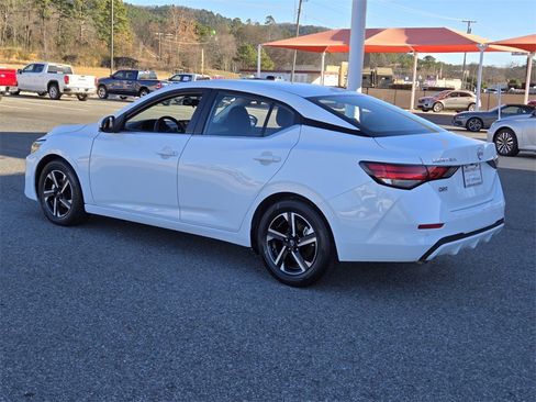 Used 2025 Nissan Sentra SV image 3