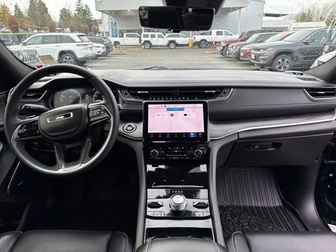 Used 2023 Jeep Grand Cherokee Overland w/ Luxury Tech Group IV image 11