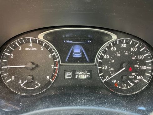 Used 2014 Nissan Pathfinder SV w/ Trailer Tow Package image 7