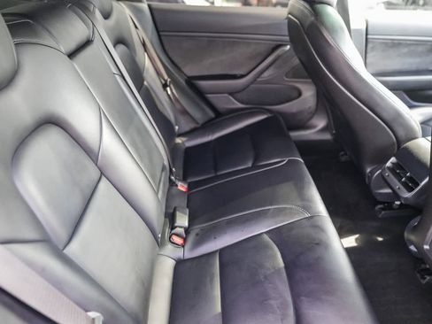 Used 2018 Tesla Model 3 Long Range image 16