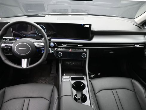 New 2025 Hyundai Sonata Limited image 24
