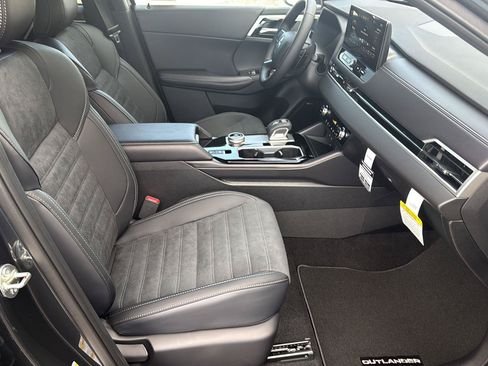 New 2026 Mitsubishi Outlander LE FWD image 23