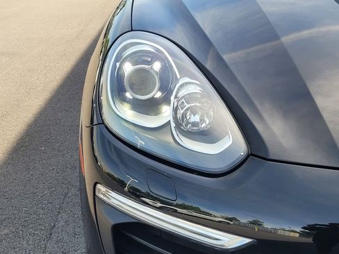 Used 2018 Porsche Cayenne Platinum Edition AWD/4WD image 11