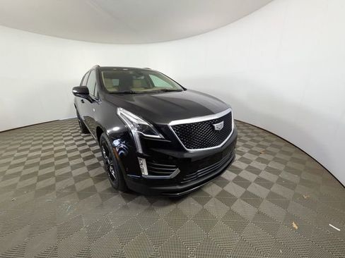 Certified 2024 Cadillac XT5 Sportv w/ Platinum Package image 31