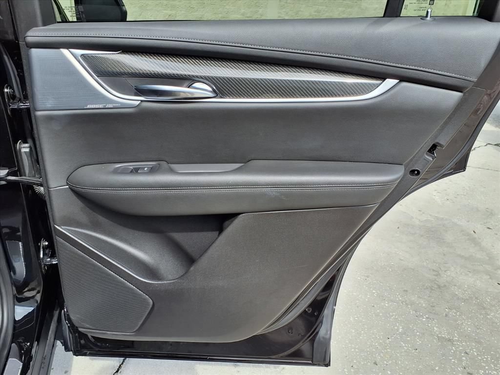 Used 2024 Cadillac XT6 Sport w/ Technology Package AWD/4WD image 12