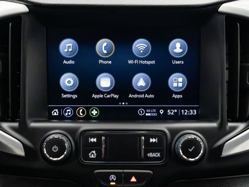 Used 2024 GMC Terrain SLT image 13