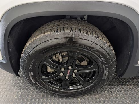 Used 2023 GMC Acadia AT4 AWD/4WD image 7