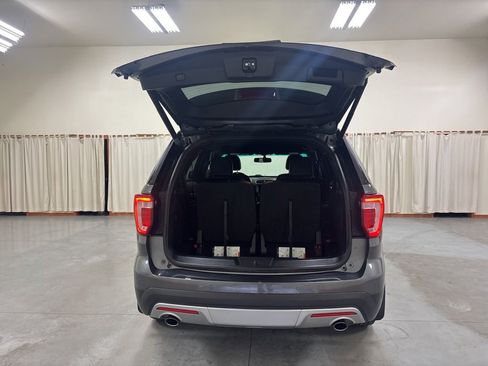 Used 2016 Ford Explorer XLT w/ Equipment Group 202A FWD image 24