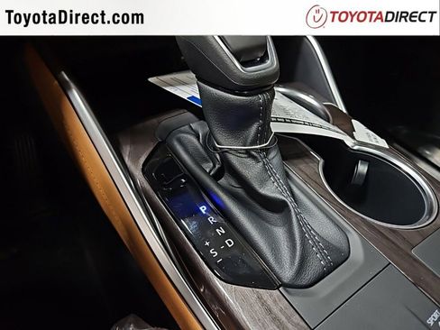 New 2026 Toyota Highlander Platinum AWD/4WD image 17