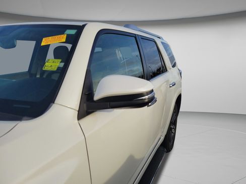 Used 2015 Toyota 4Runner Limited image 21