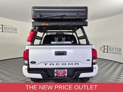 Used 2018 Toyota Tacoma TRD Off-Road w/ Technology Package AWD/4WD image 5