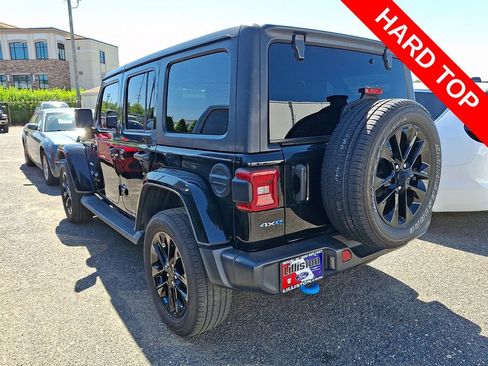 Used 2023 Jeep Wrangler Unlimited Sahara AWD/4WD image 6